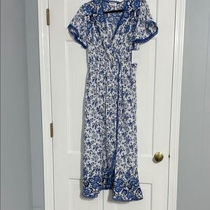 Elegant Blue and White Floral Maxi Dress
